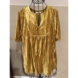 Maurices Women's Puff Sleeve Gold Crushed Velvet Blouse Faux Button Front XS